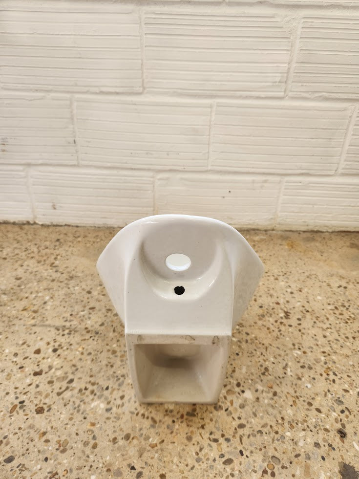 Urinoir Selles – Céramique blanche - Très bon état