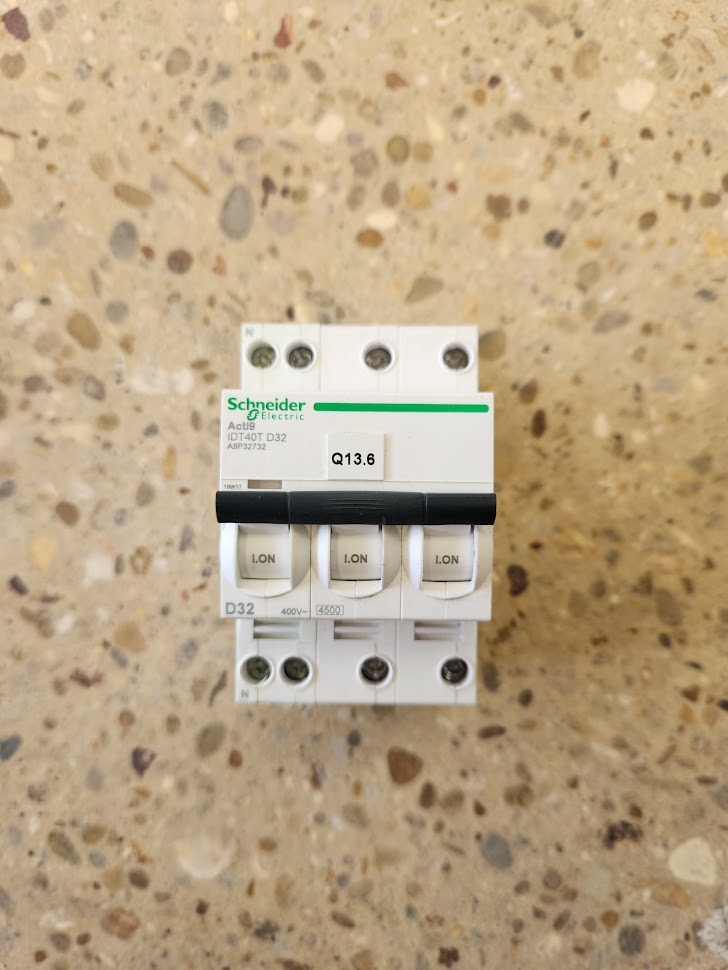Disjoncteur Schneider Electric Acti9 iDT40T D32A