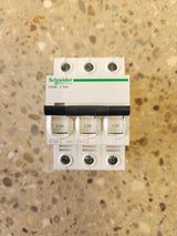Disjoncteur Schneider Electric iC60N C32A – 3P+N – 400V