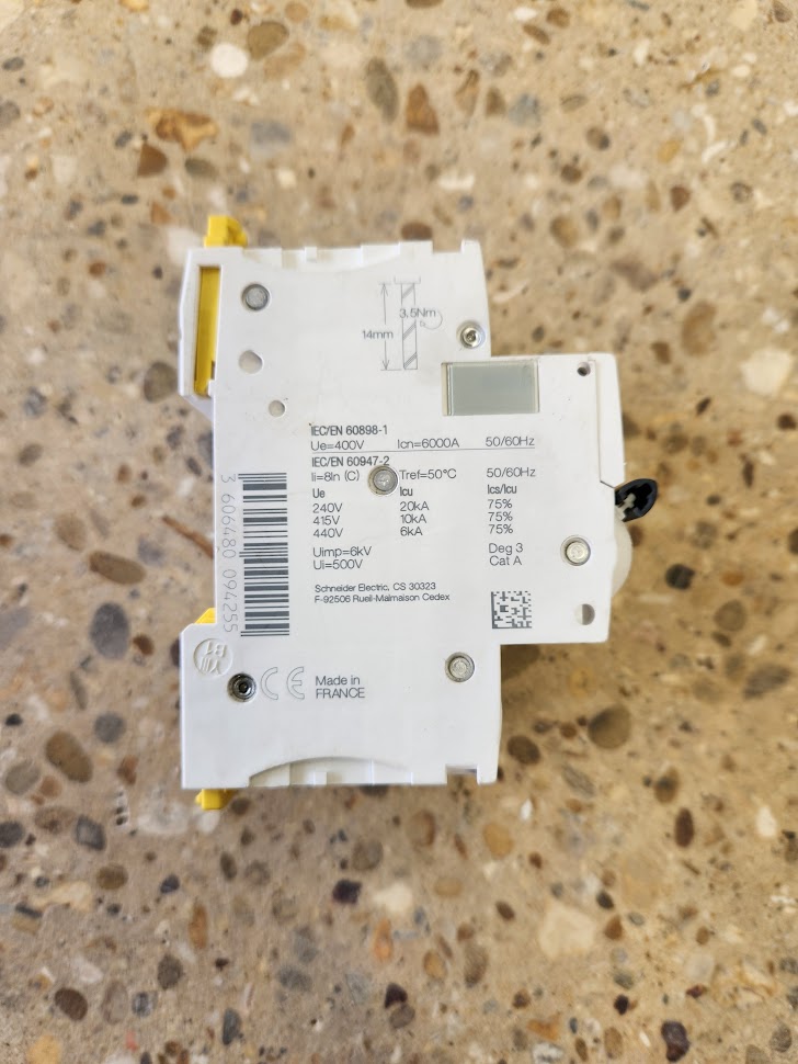 Disjoncteur Schneider Electric iC60N C32A – 3P+N – 400V