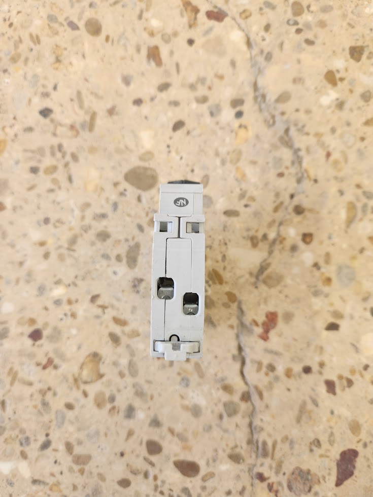 Disjoncteur Schneider Electric DT40 C4 1P+N 4A