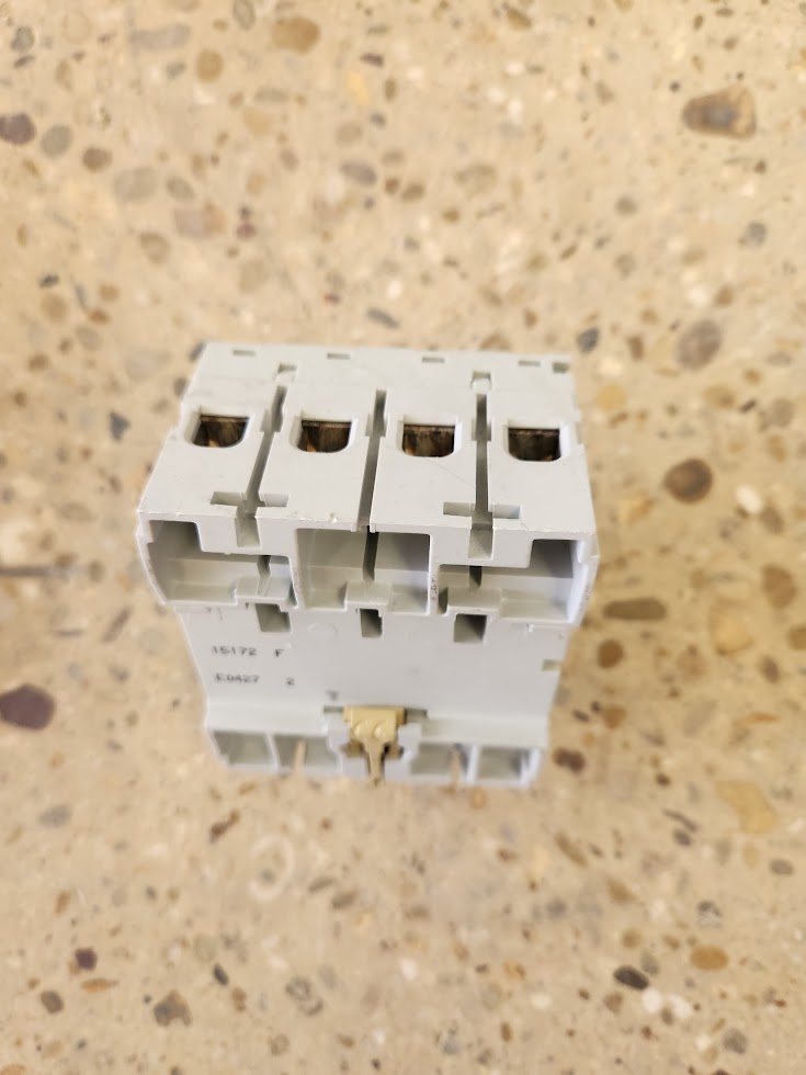 Interrupteur-sectionneur MERLIN GERIN Multi 9 INA 40A – 4P