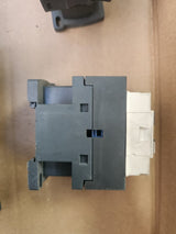 Contacteur tripolaire 12A 1NO+1NC bobine 230 V AC Telemecanique LC1D12P7 – Bon état