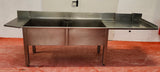 Plonge inox professionnelle 288 cm – 2 grands bacs et 2 égouttoirs – dosseret – Bon état