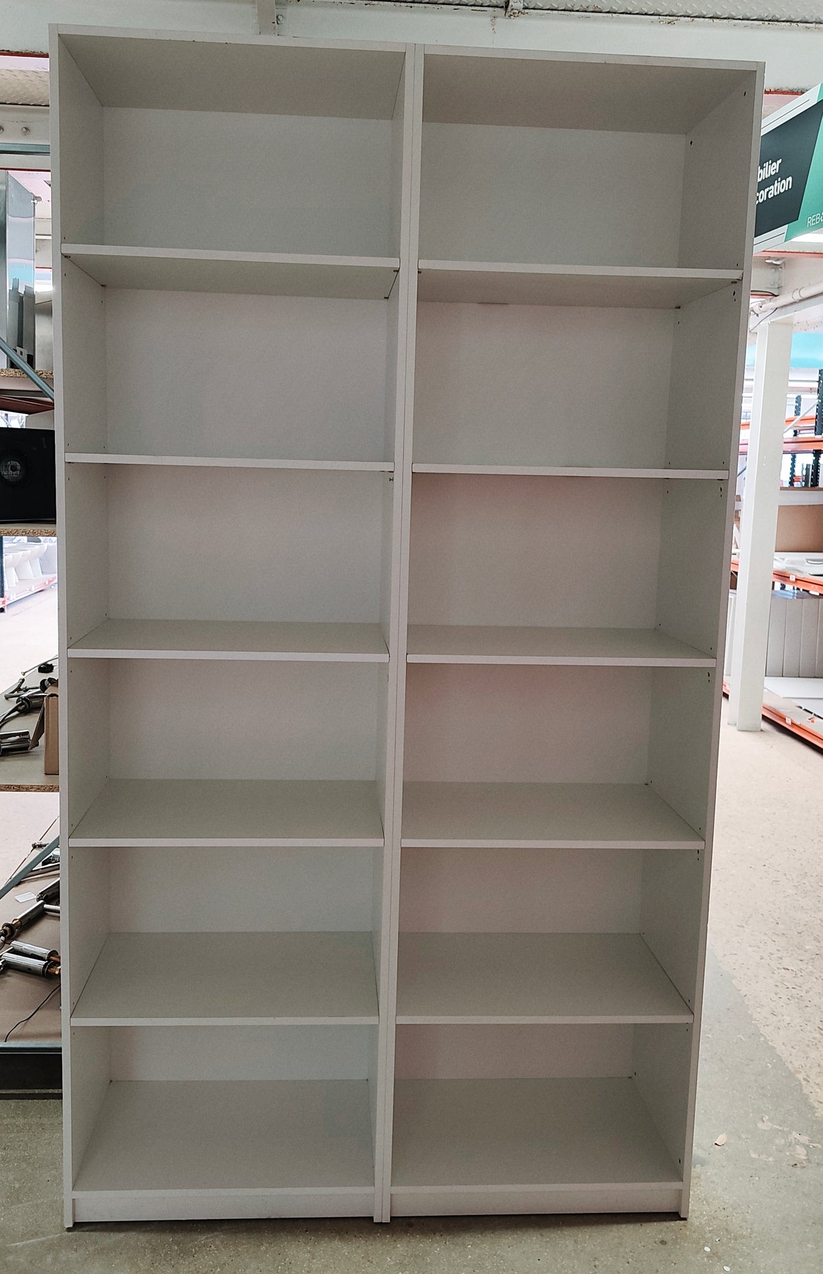 Grande bibliothèque / étagère blanche 2 colonnes 250 x 141 cm – 12 cases – Bon état