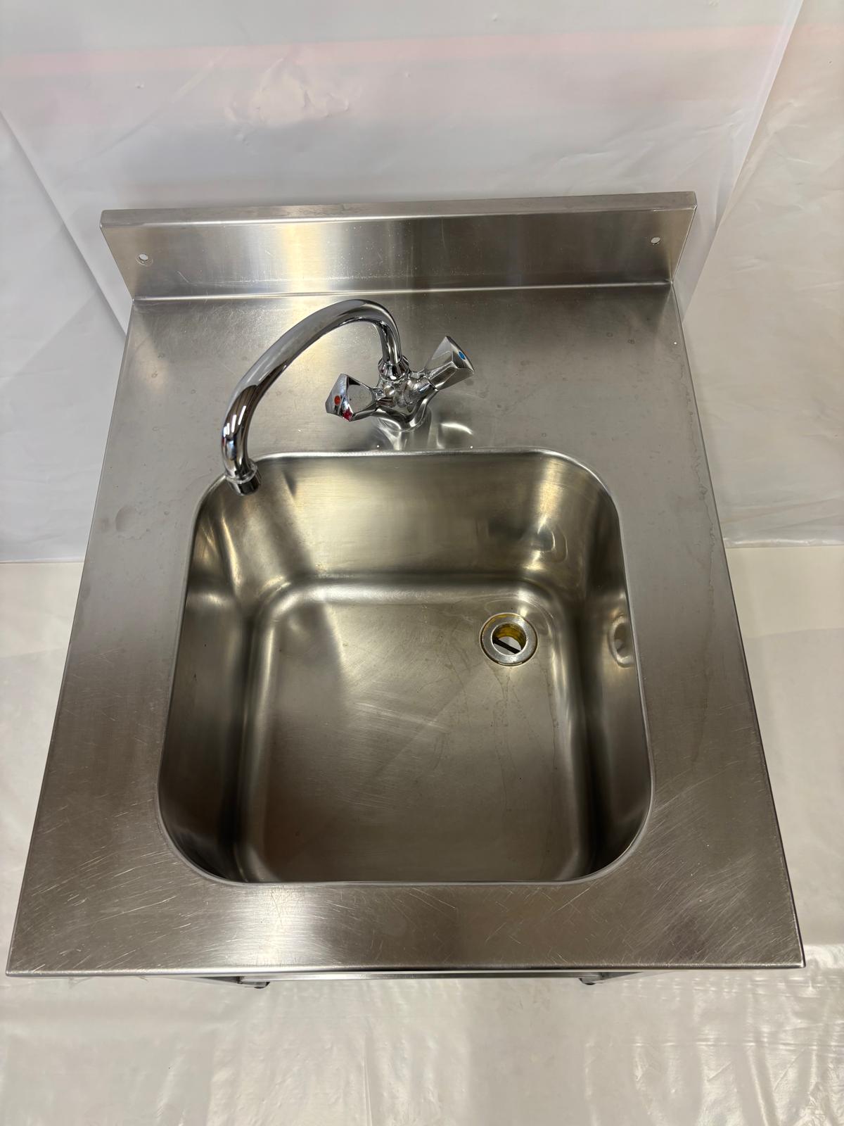 Plonge inox 1 bac sur piètement avec mitigeur – Bon état
