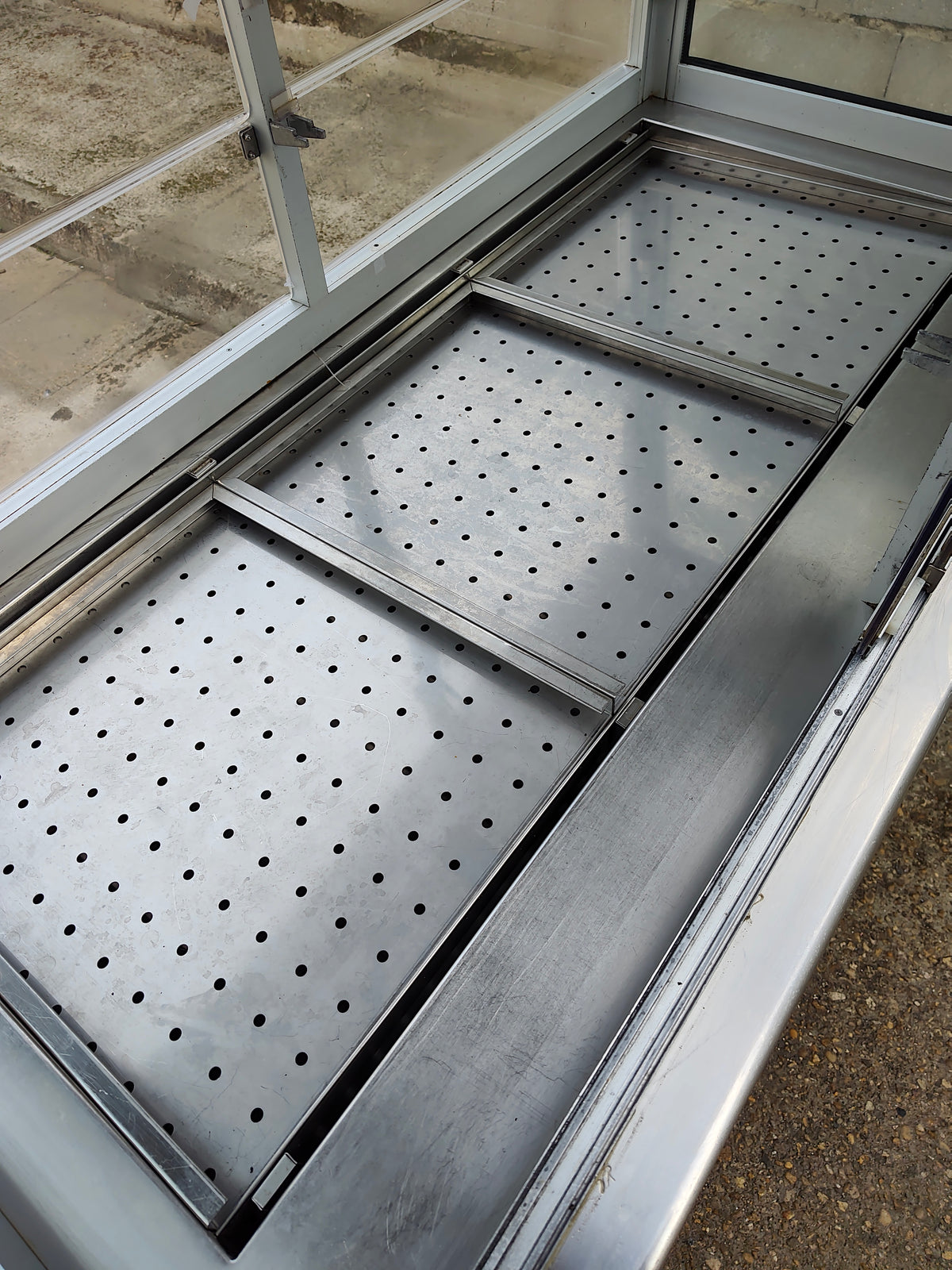 Vitrine réfrigérée murale 150 cm sur soubassement réfrigéré inox 2 portes – Bon état