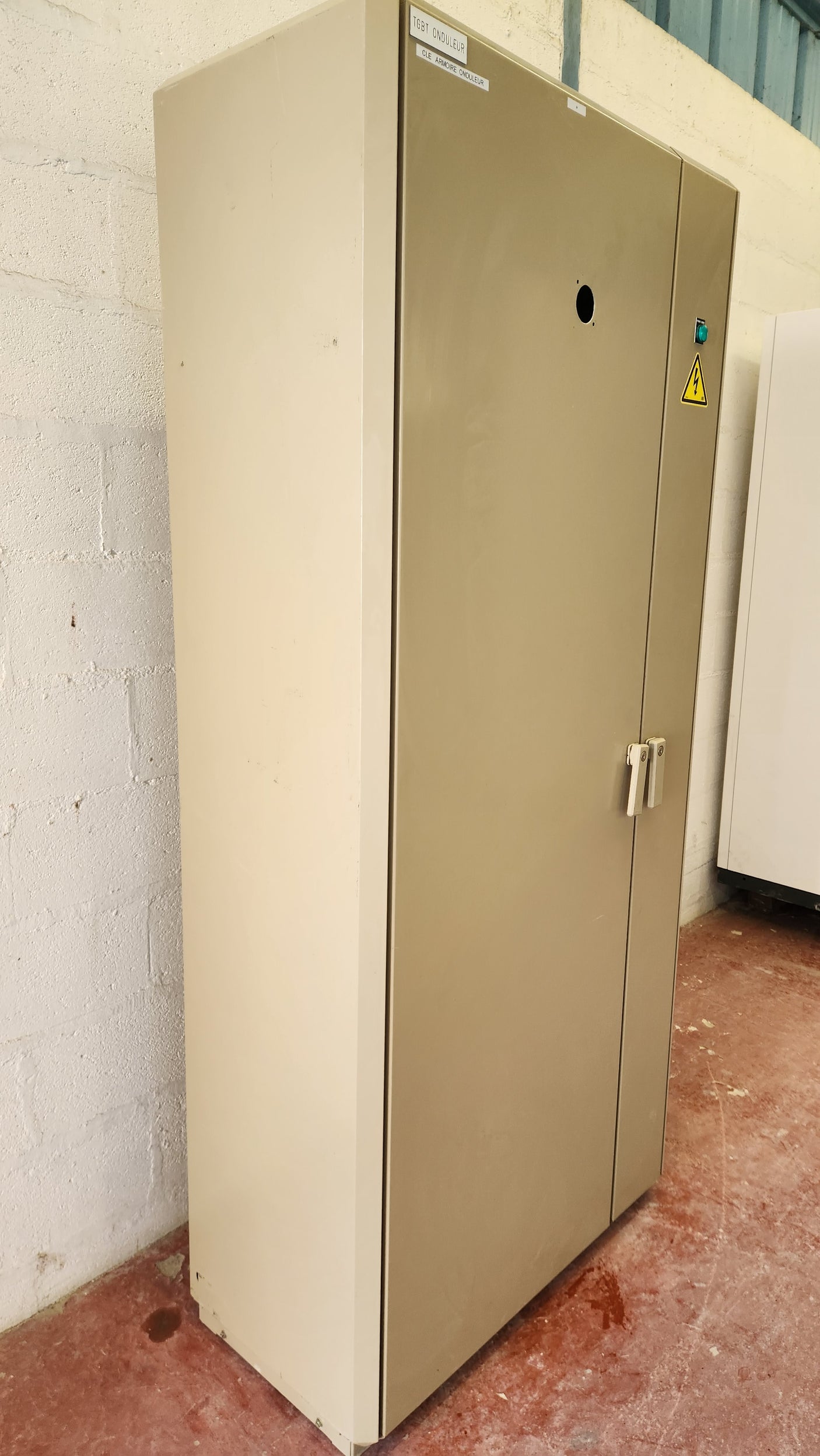 Armoire électrique industrielle / armoire de distribution 2,02 m