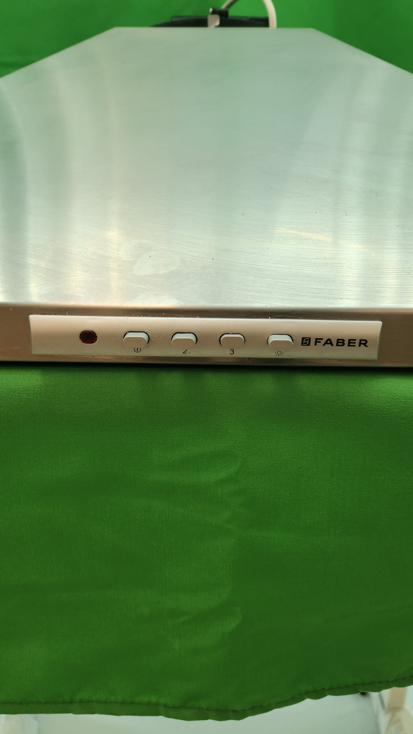 Hotte aspirante Faber inox murale (pyramidale)