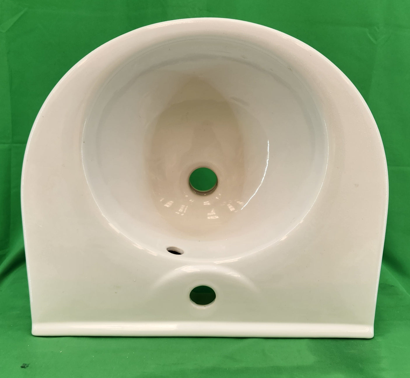 Lavabo suspendu de la marque Allia - Très bon état