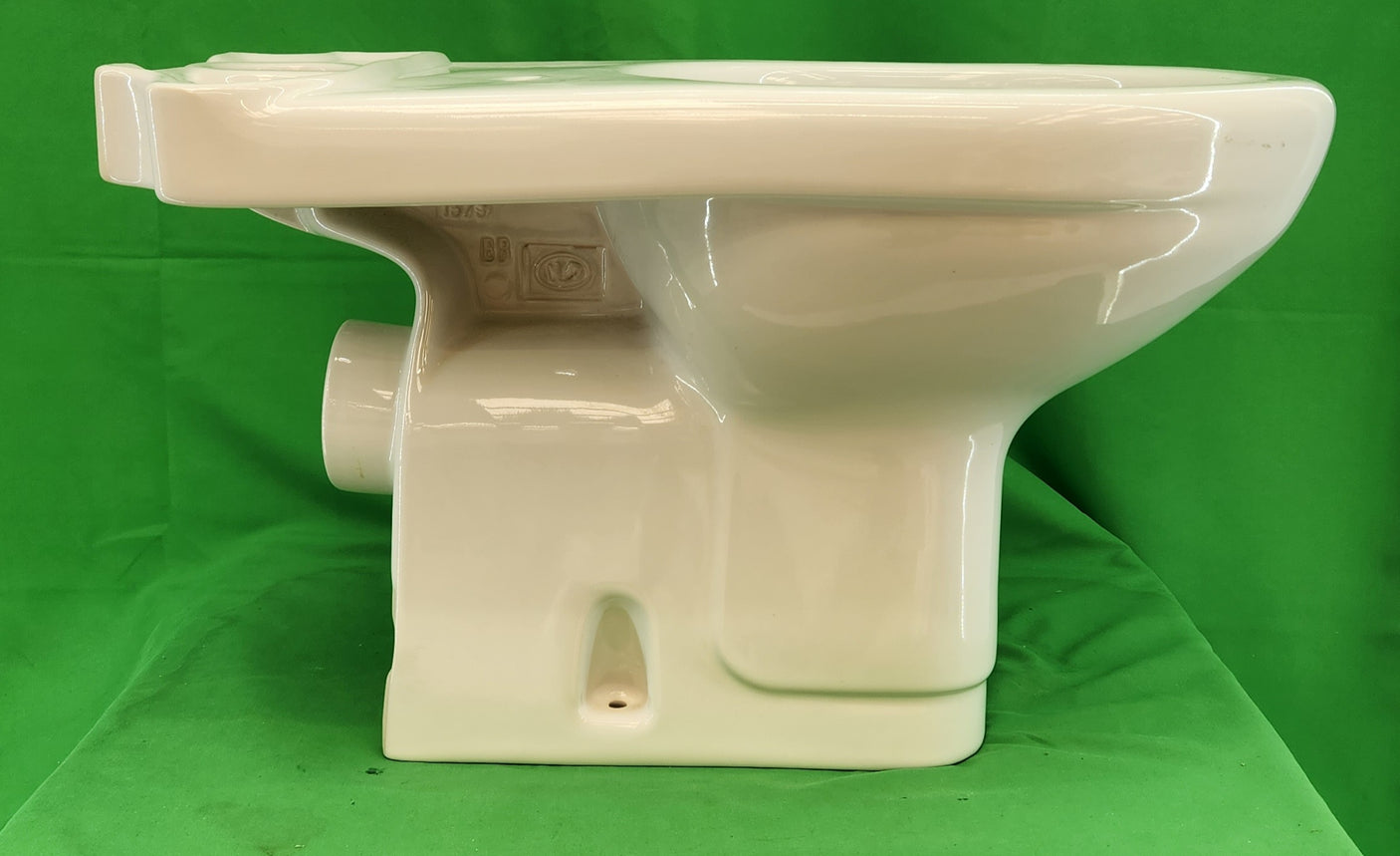 WC à poser sortie horizontale – céramique blanche – Très bon état