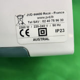 Sèche-mains automatique à air chaud 2 300 W – JVD Austral – capot blanc, fabrication française – Bon état