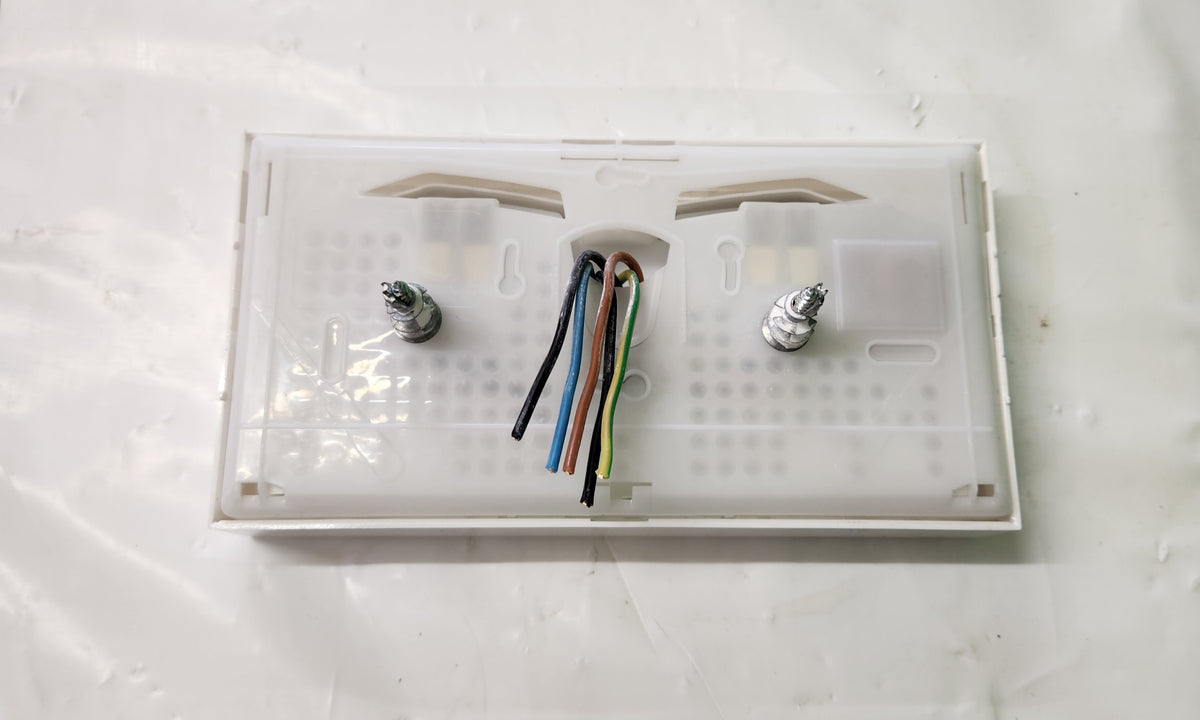 Bloc de secours BAES évacuation Ura 111 013V – LED 45 lm – IP42 / IK07