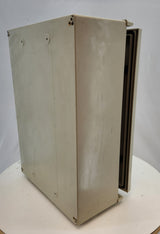 Coffret étanche en polyester avec plaque de montage perforée – 72 x 50 x 25 cm – 2 fermetures, joint – Bon état