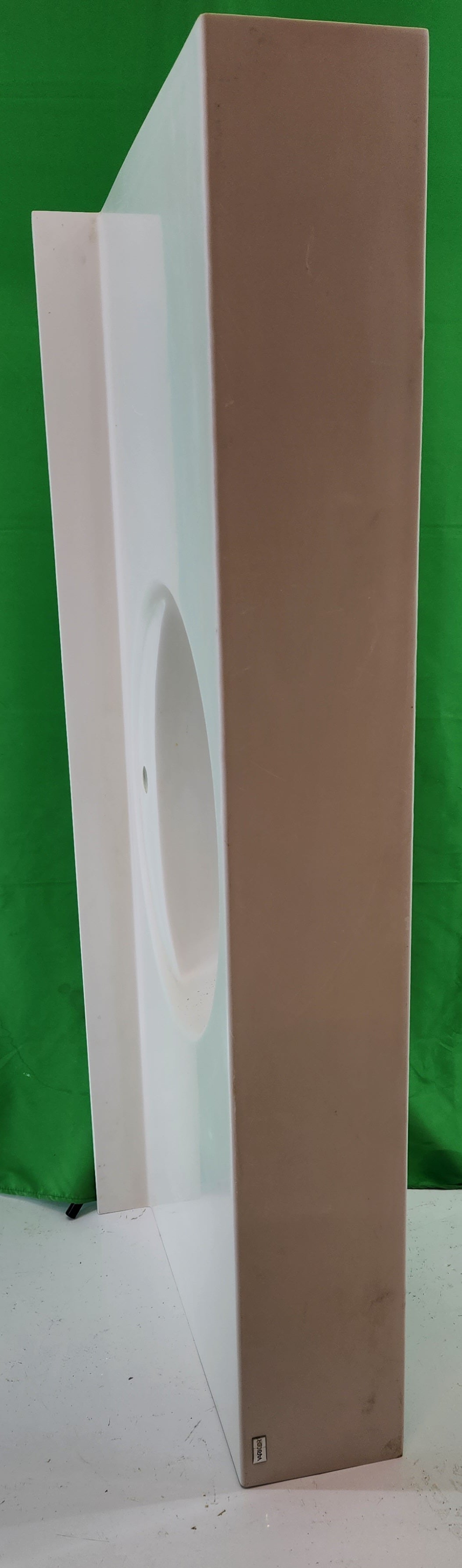 Lavabo suspendu grand format – Varicor – Bon état