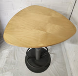 Table haute mange-debout avec repose-pieds – Piètement métallique – Bon état
