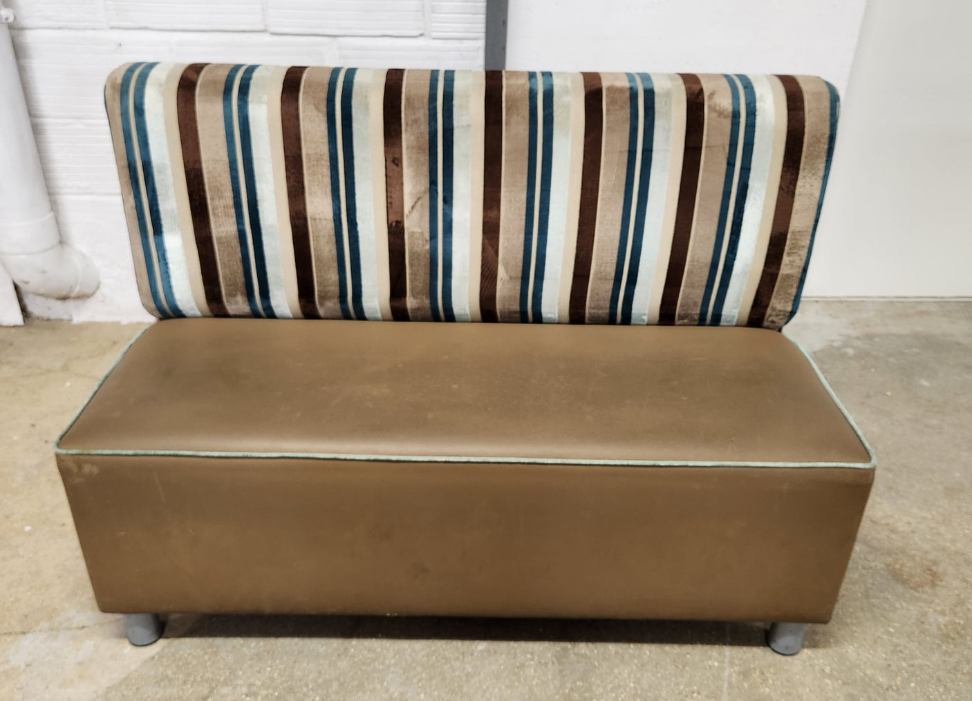 Banquette professionnelle 2 places – Plusieurs dimensions – Très bon état