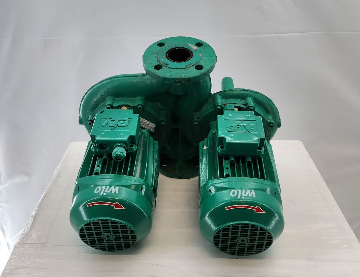 Pompe double en ligne Wilo – 2 moteurs triphasés 0,55 kW – chauffage / eau glacée – Bon état