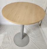 Table haute ronde Ø80 cm – Piètement central métallique – Bon état