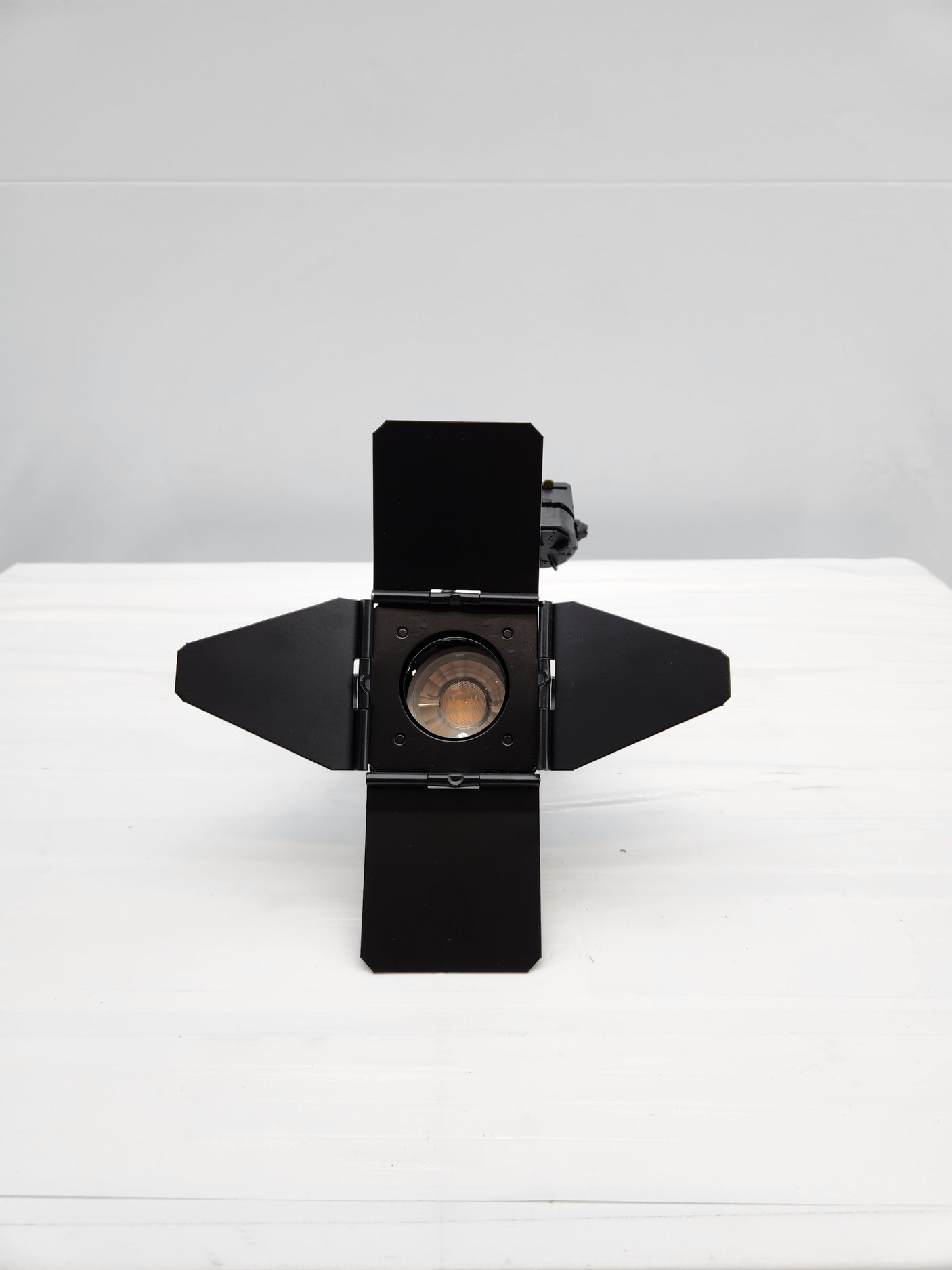 Projecteur cinéma / théâtre Mole Richardson MM85 TS – avec volets