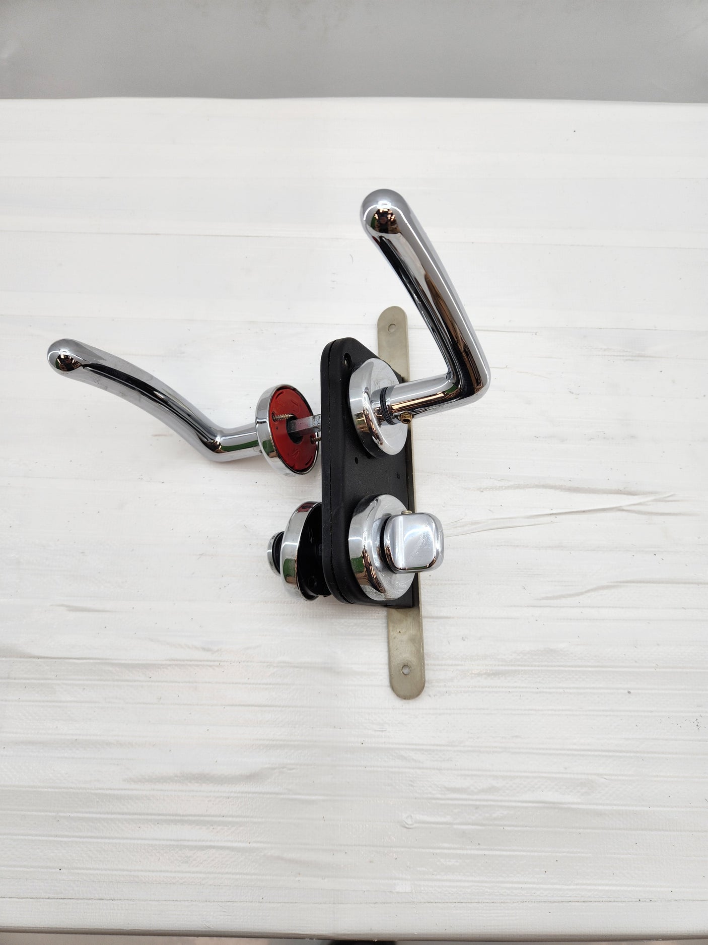 Poignée de porte intérieure avec verrou (WC / salle de bain)