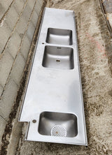Plan de travail inox 280 cm avec 2 bacs + 1 bac déchets – cuisine professionnelle – Bon état