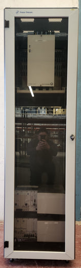 Baie informatique / armoire réseau industrielle complète – 42U env.