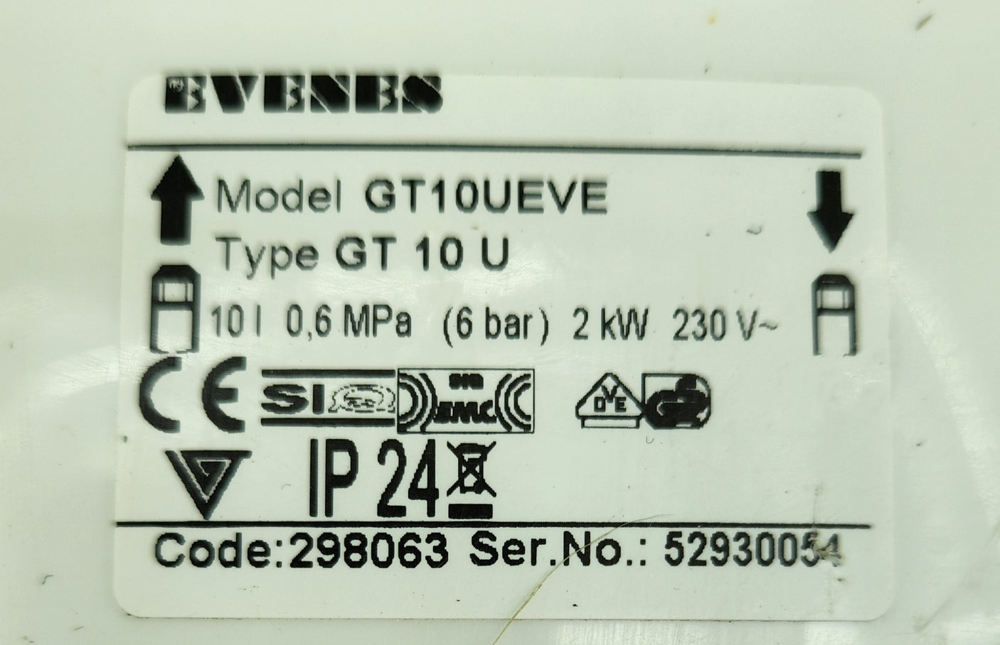 Chauffe-eau électrique 10L Evenes – compact sous évier