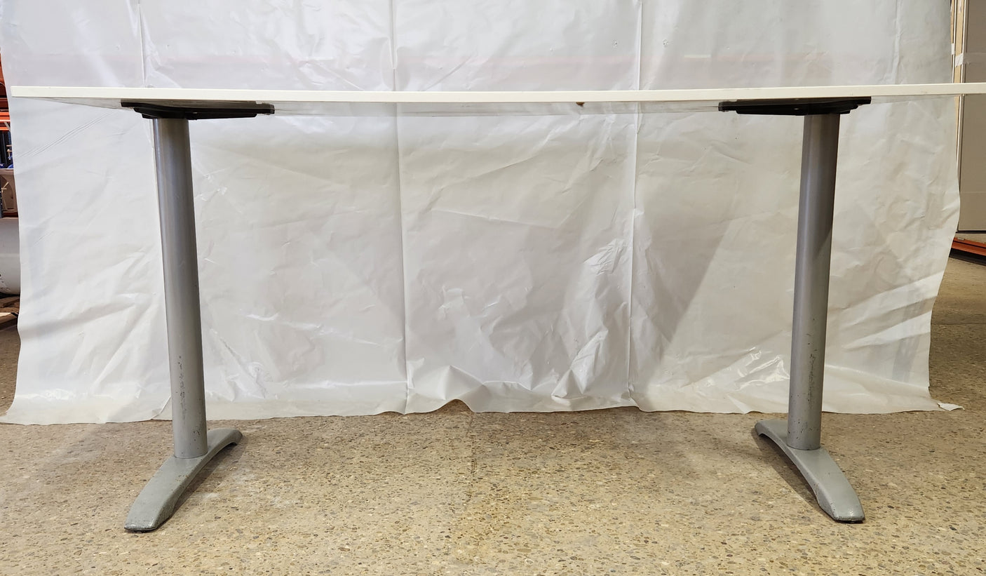 Table de réunion 180 × 75 cm – Piètement métallique double – Bon état