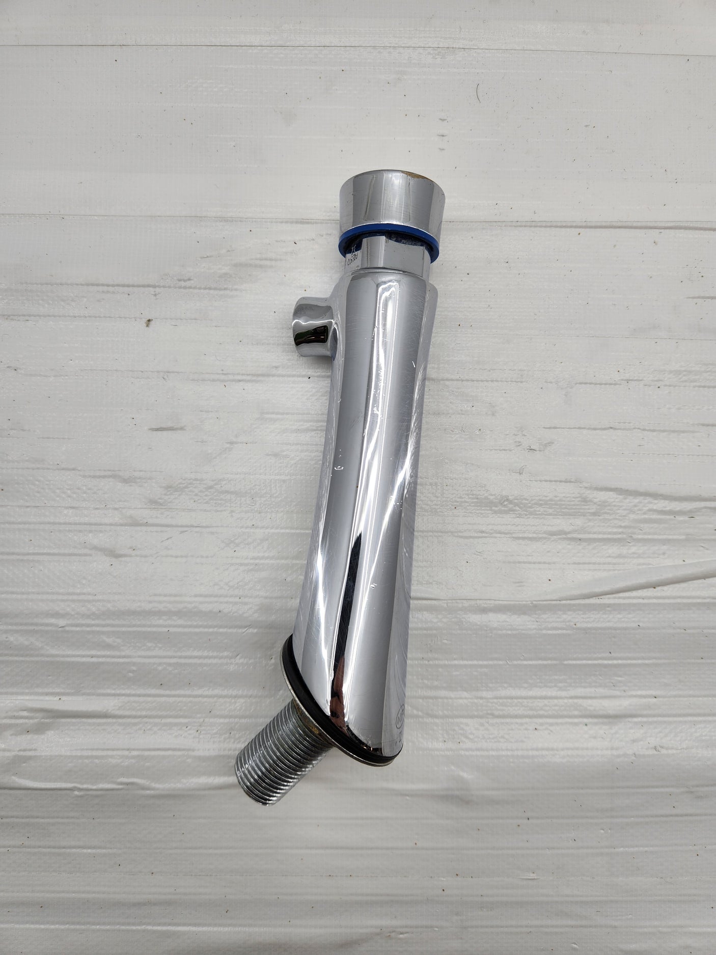 Robinet temporisé à poussoir – lavabo / lave-mains
