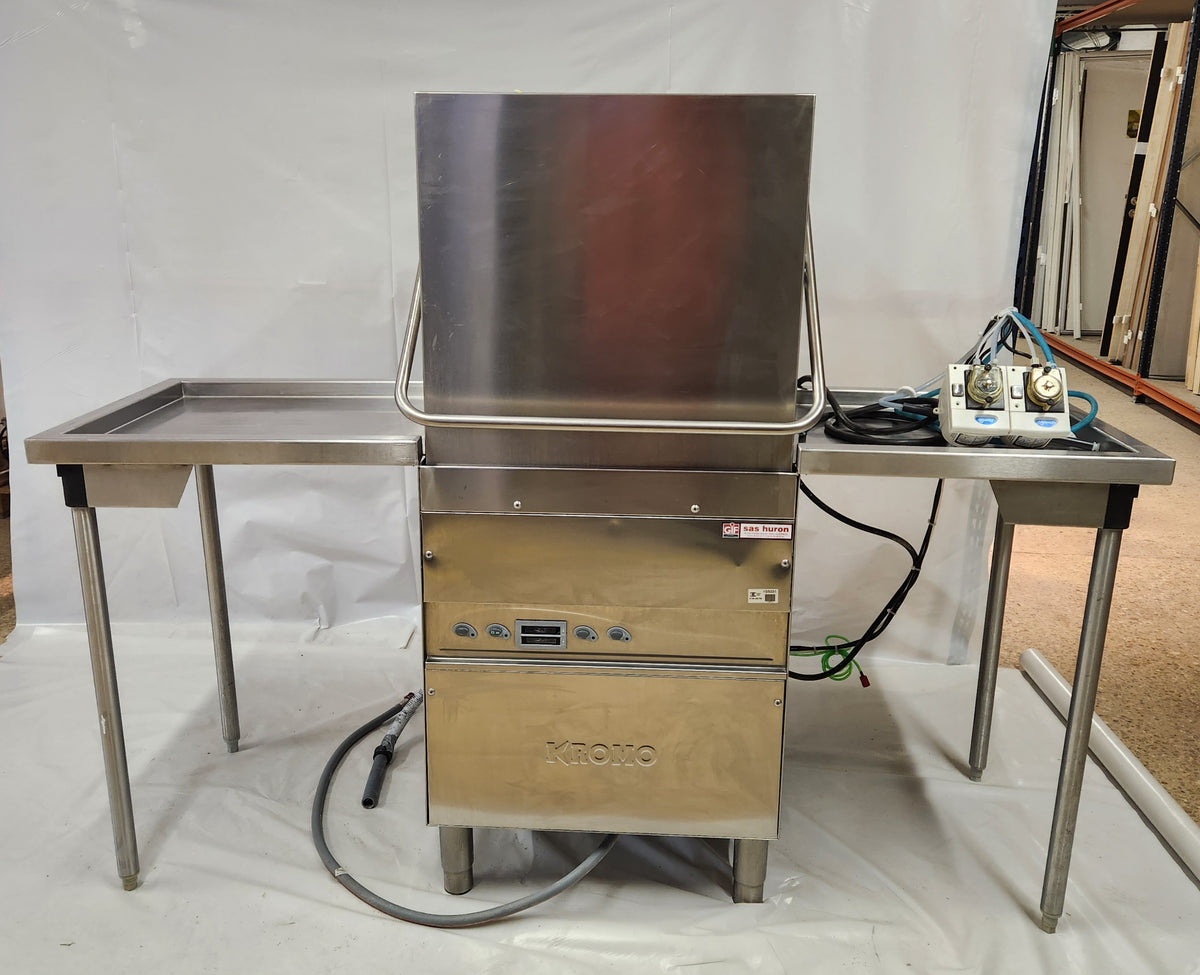 Lave-vaisselle à capot professionnel Kromo avec tables inox et doseurs Diversey - Bon état