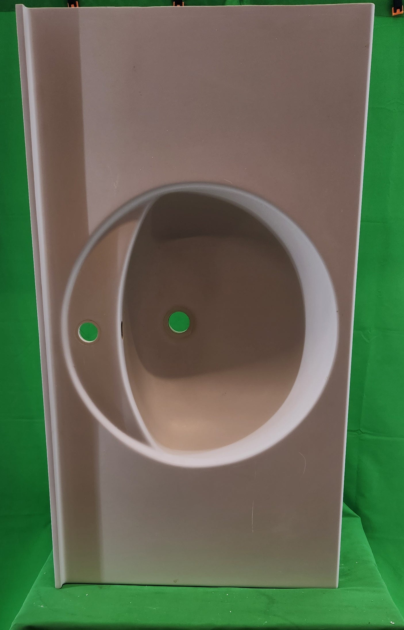 Lavabo suspendu design – Varicor – Bon état