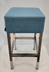 Tabouret design en acier chromé et simili cuir bleu – Bon état