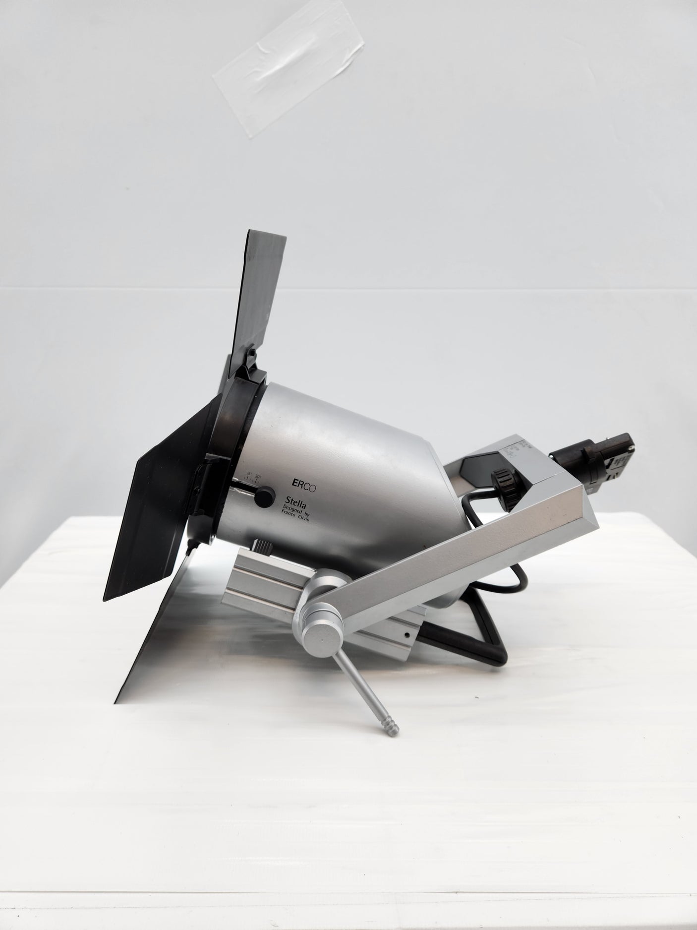 Projecteur de studio ERCO Stella 150W avec volets – éclairage photo / théâtre