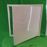 Trappe de visite métallique 40 x 40 cm – cadre aluminium et porte acier laqué blanc – fermeture par loquets – Bon état