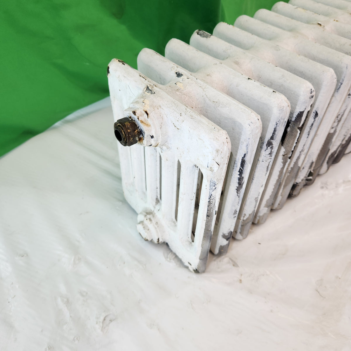 Radiateur fonte ancien bas 31 cm – 17 éléments – spécial allège / sous fenêtre – État correct