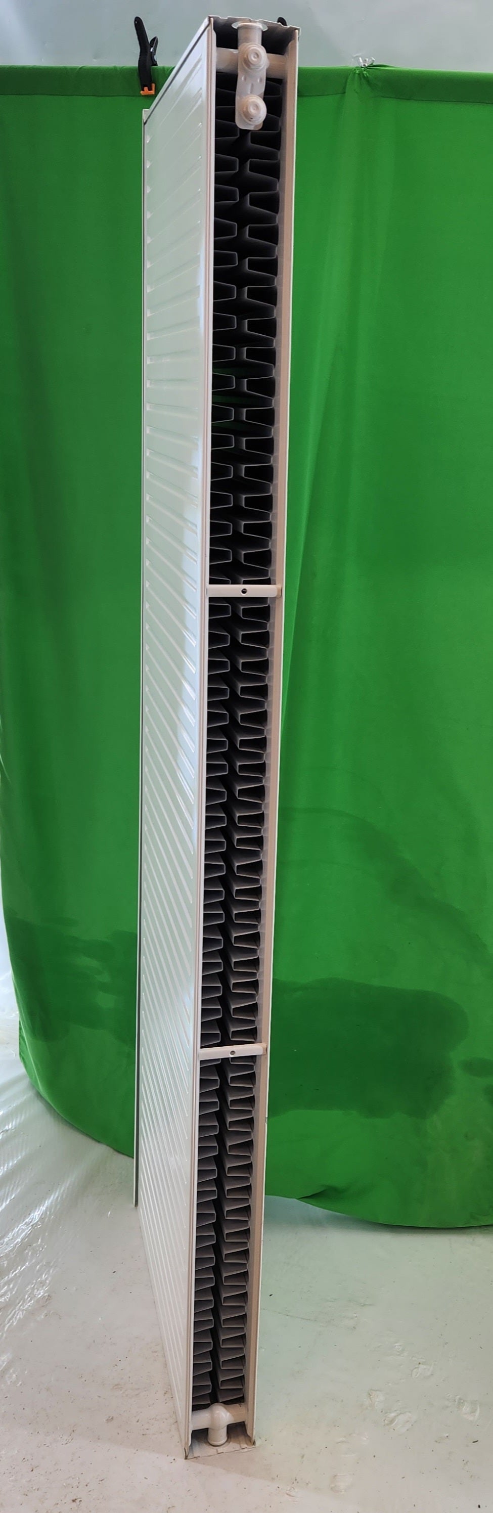 Radiateur eau chaude acier type 22 – 180 x 60 cm – env. 3 000 W – Neuf