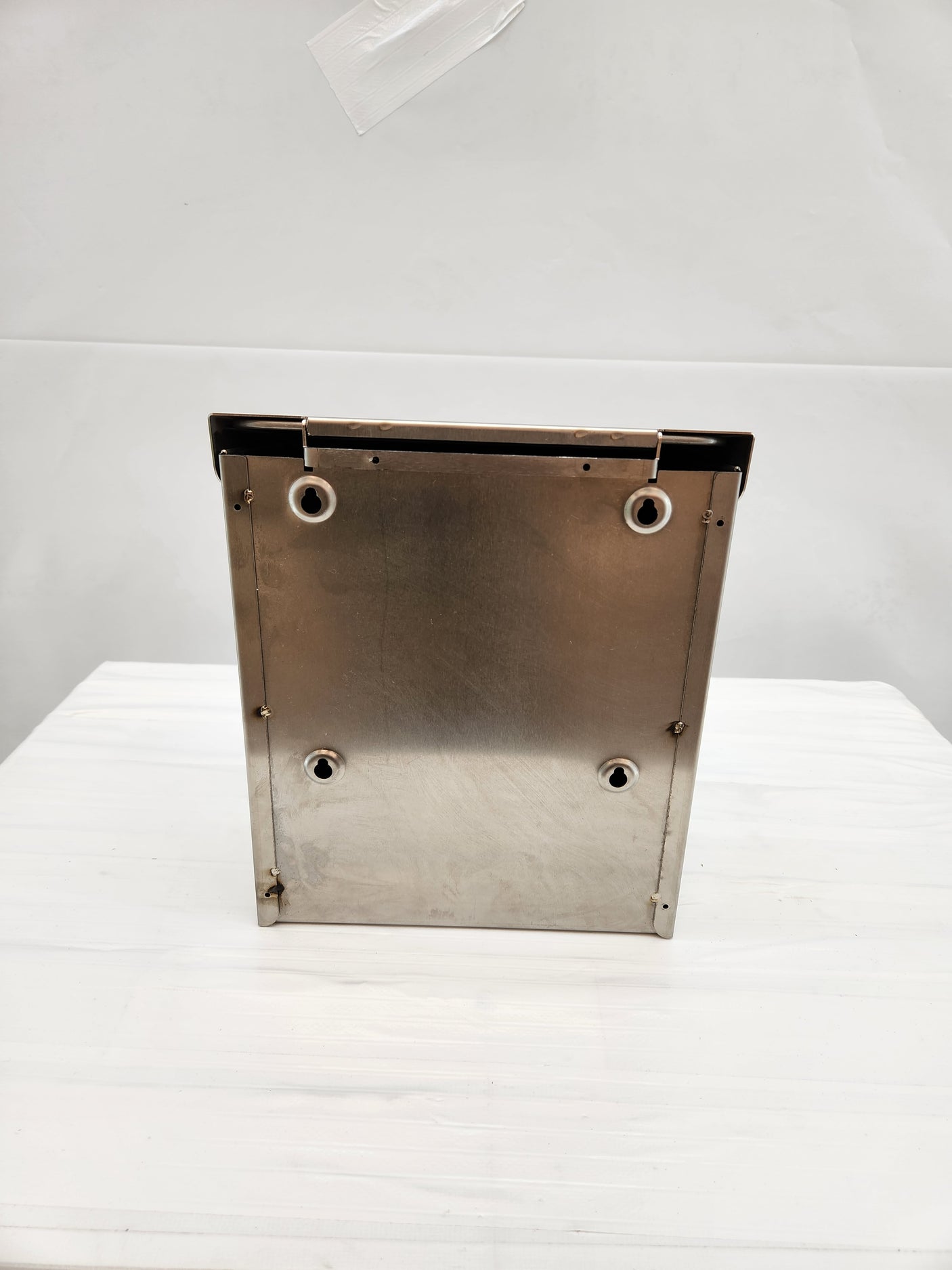 Poubelle murale inox pour sanitaires
