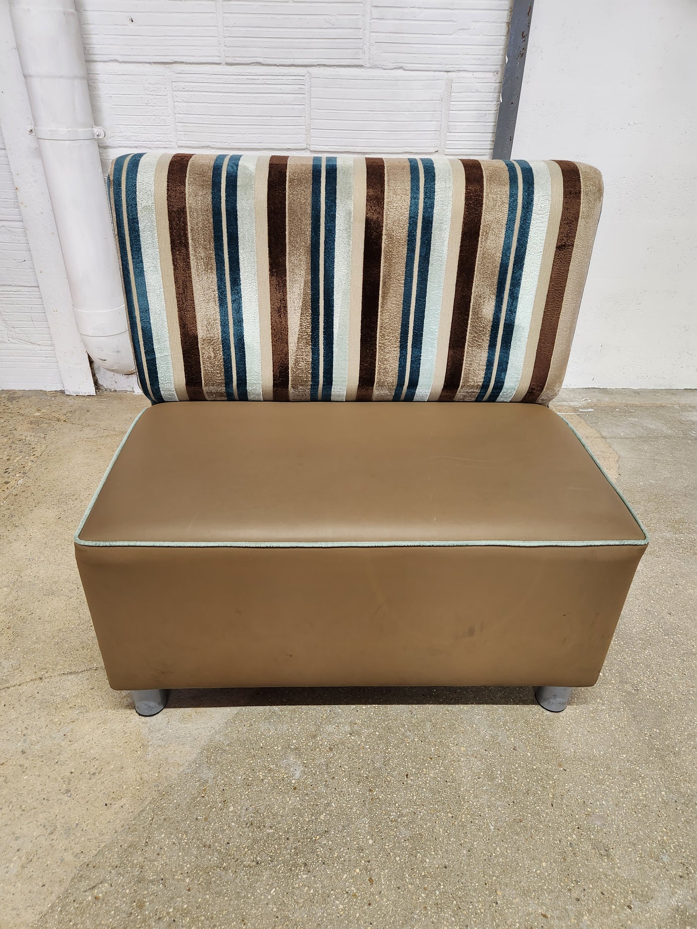 Banquette professionnelle 2 places – Plusieurs dimensions – Très bon état