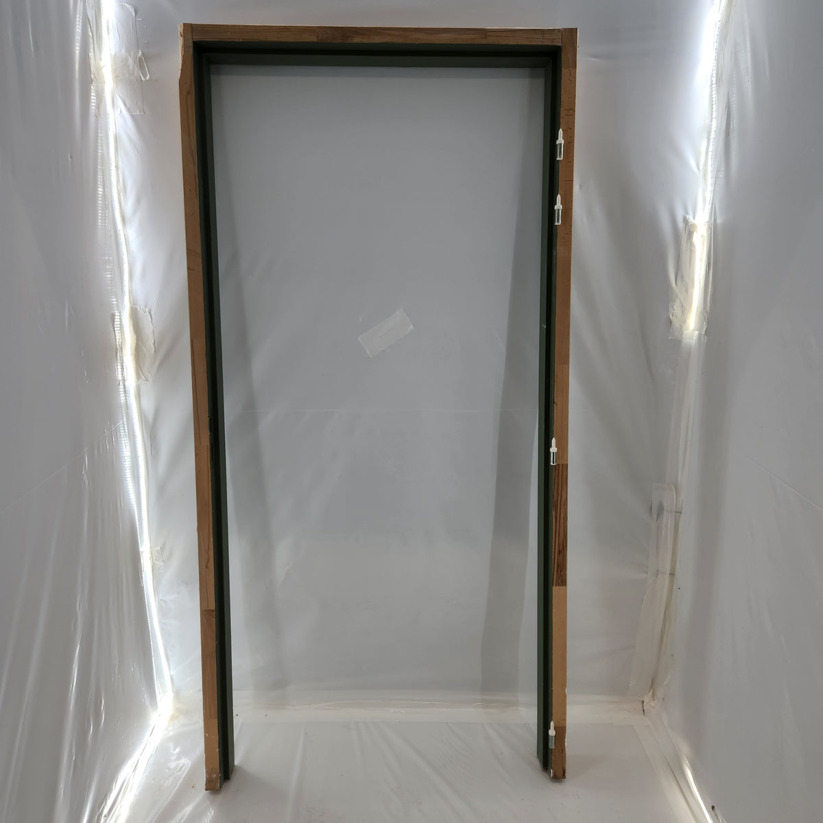Bloc-porte intérieur 93 cm vert olive avec huisserie et poignée inox – Bon état