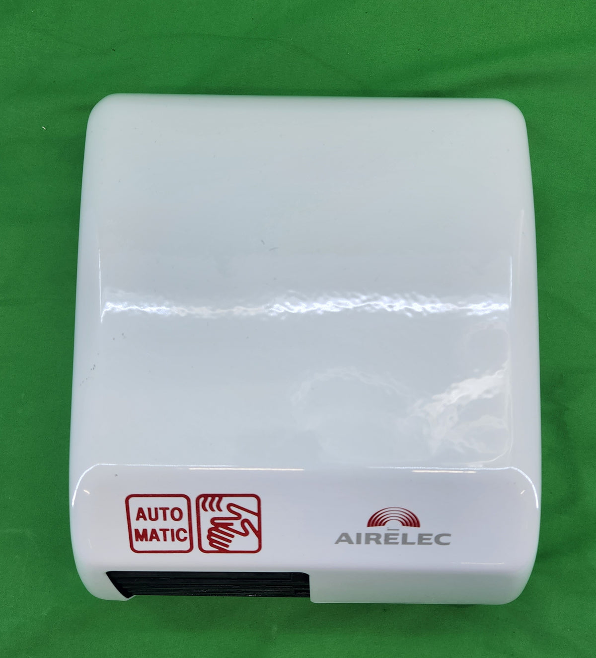 Sèche-mains automatique à air chaud 2 300 W – Airelec Mangrea – capot laqué blanc – Bon état