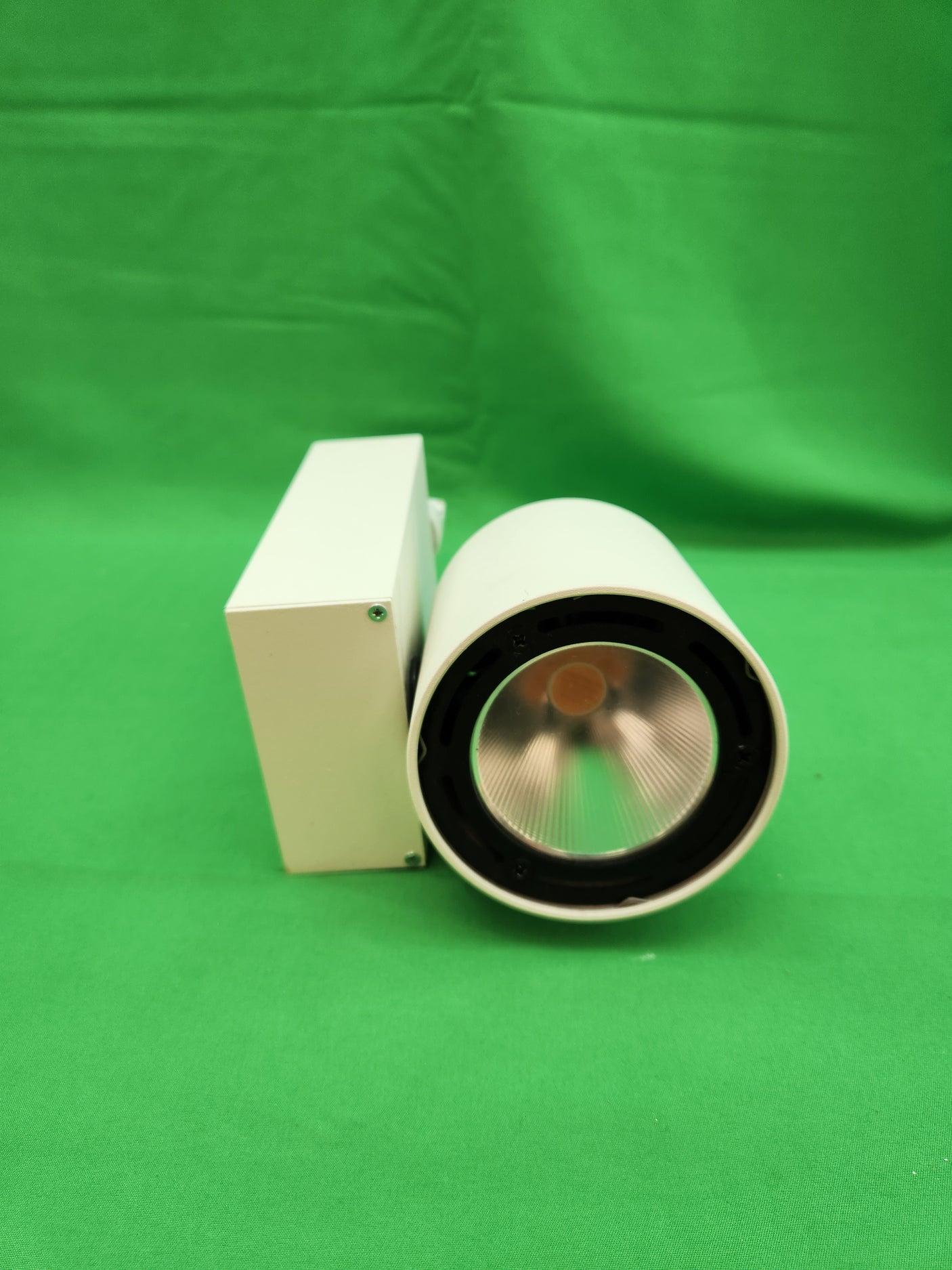 Spot LED orientable sur rail GU10 + rails disponibles