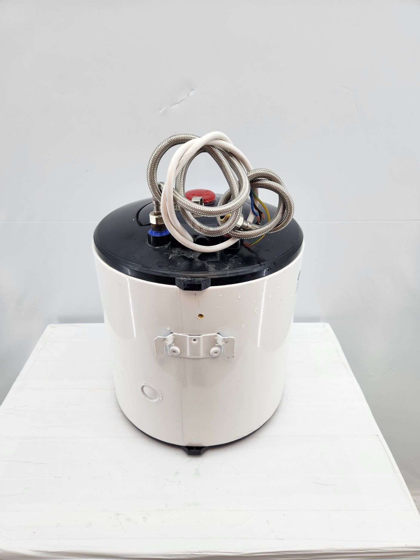 Ballon d’eau chaude Atlantic 15L – Compact – Fonctionnel
