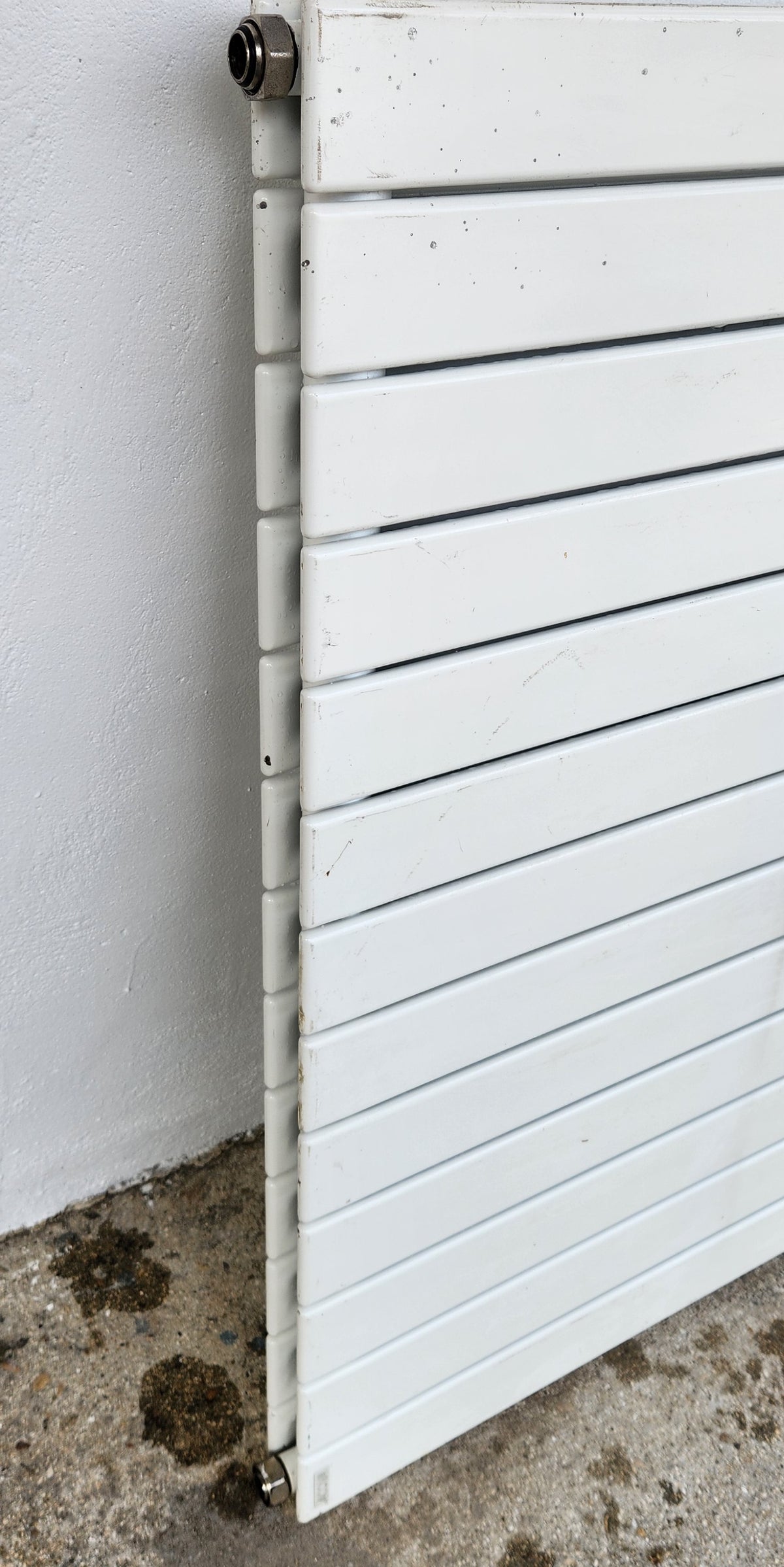 Radiateur design Acova à lames plates horizontales – 160 x 97 cm – eau chaude – Bon état