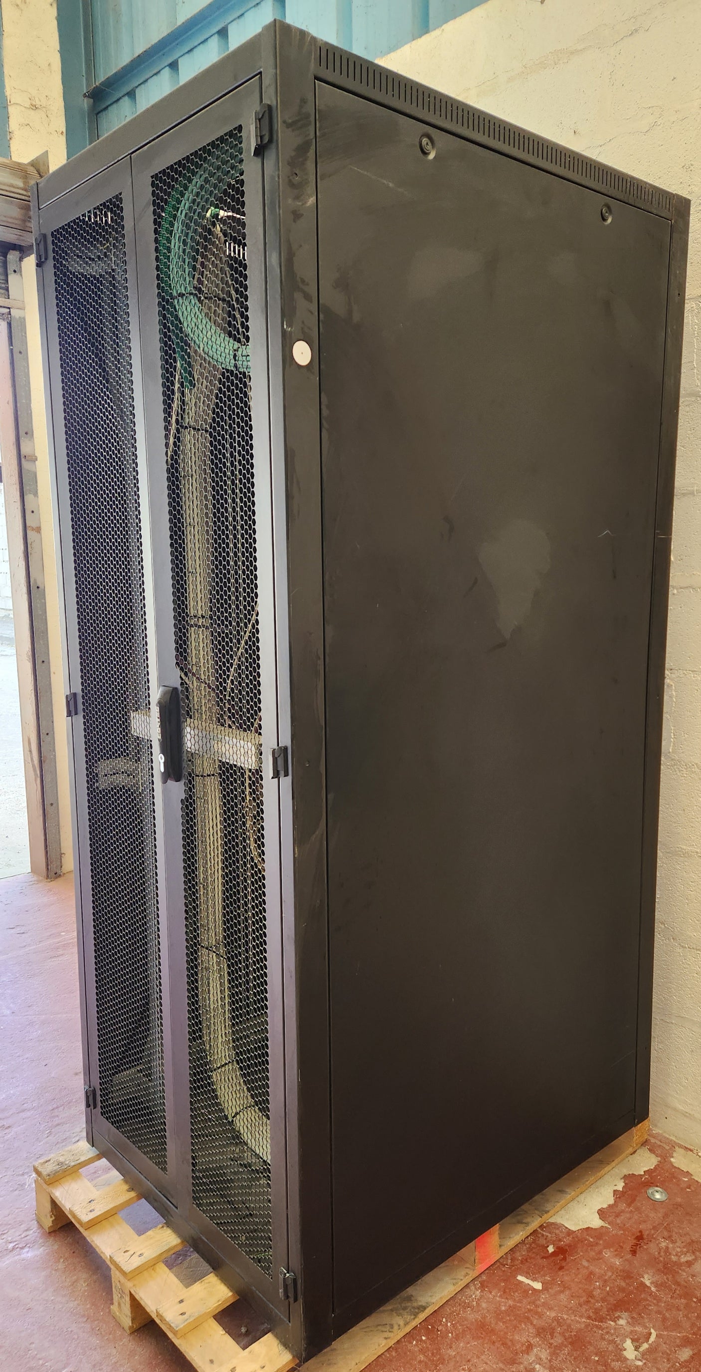 Baie de brassage / armoire serveur 19" complète ~42U