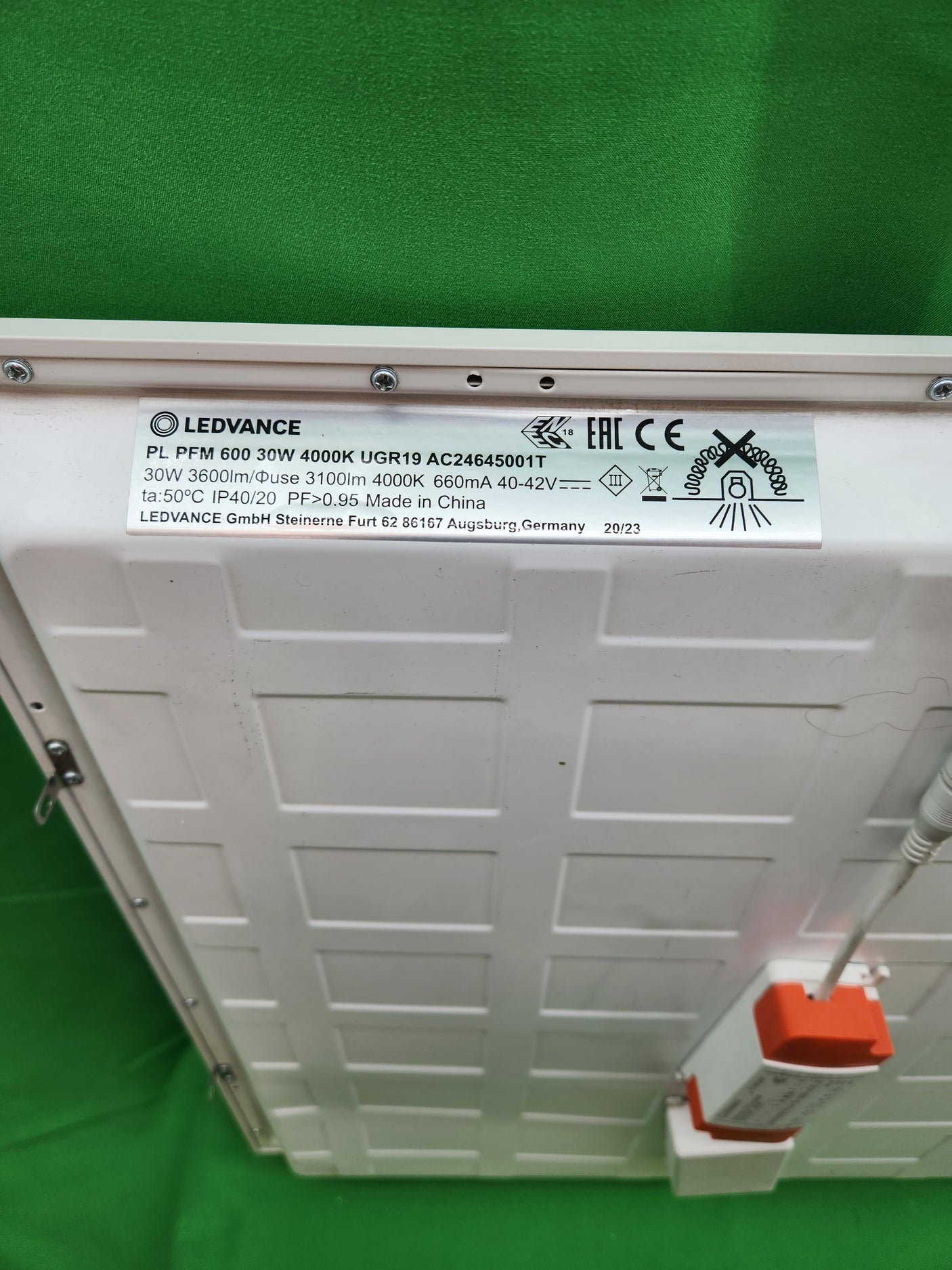 Panneau LED 60x60 LEDVANCE – 30W – 4000K – UGR<19 – dalle professionnelle