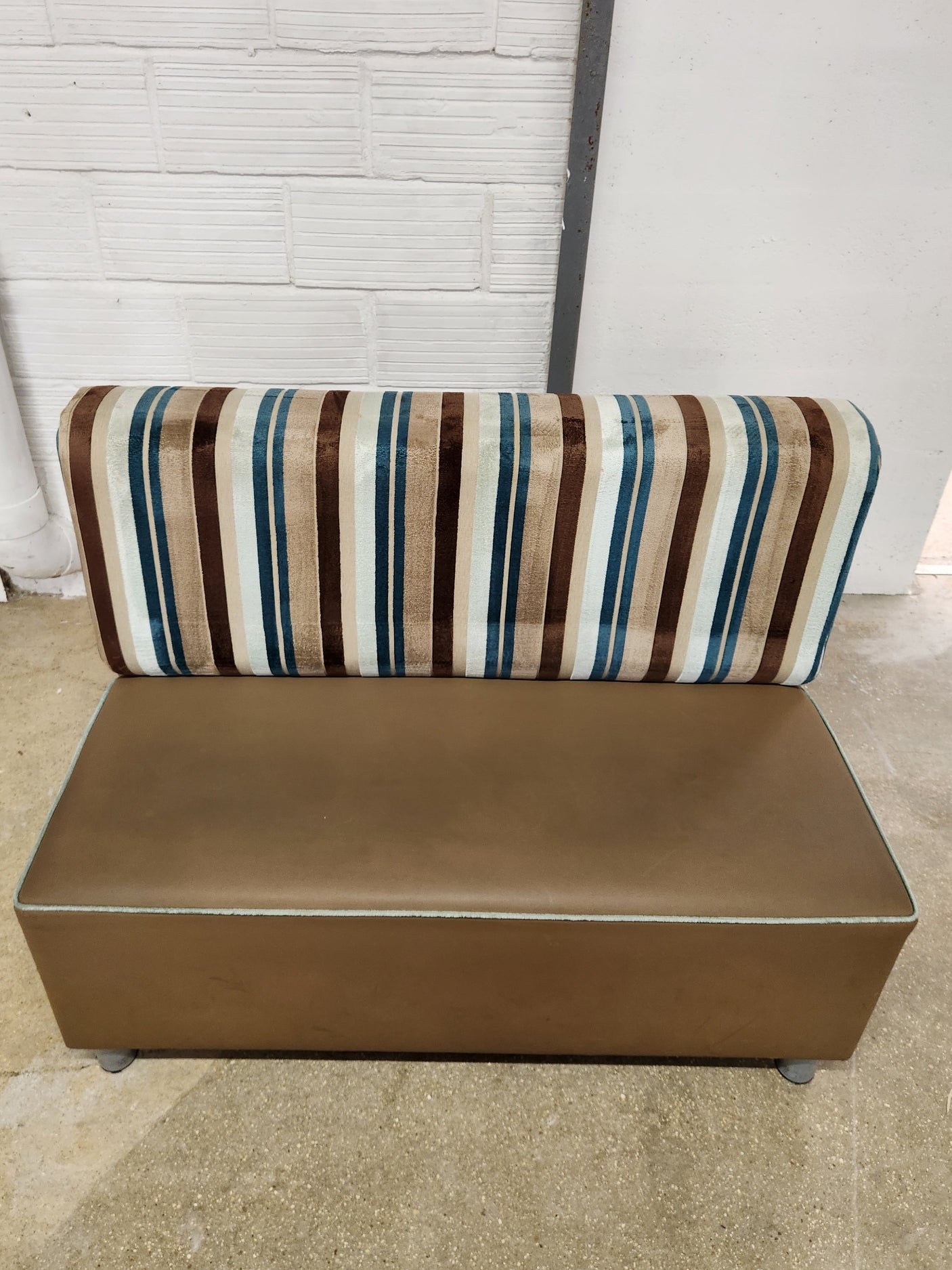 Banquette professionnelle 2 places – Plusieurs dimensions – Très bon état