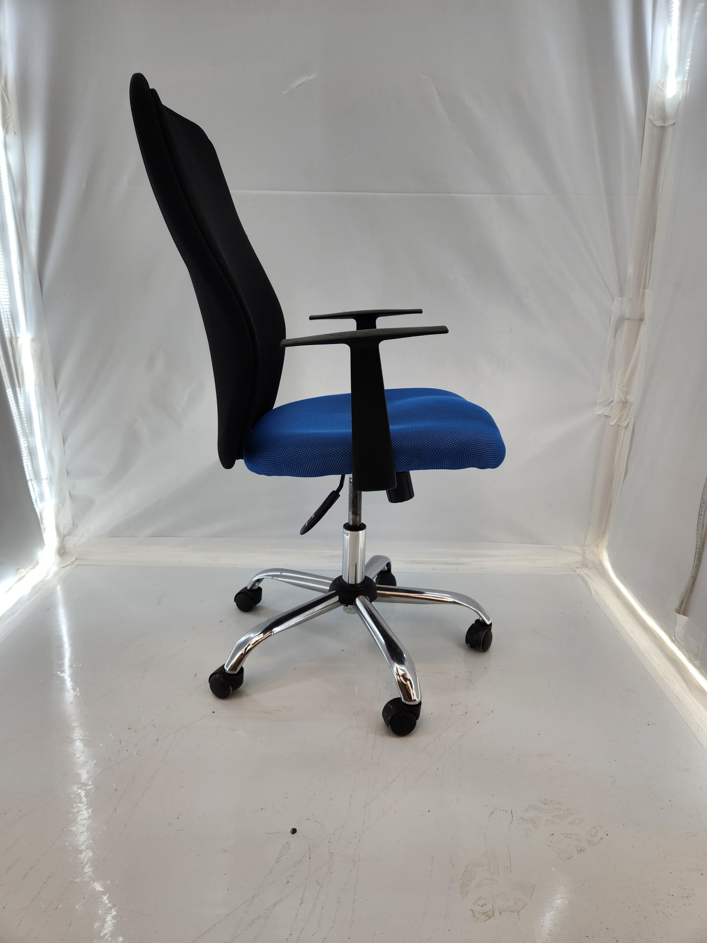 Chaise de bureau ergonomique – Dossier mesh – Accoudoirs – Réglable -
