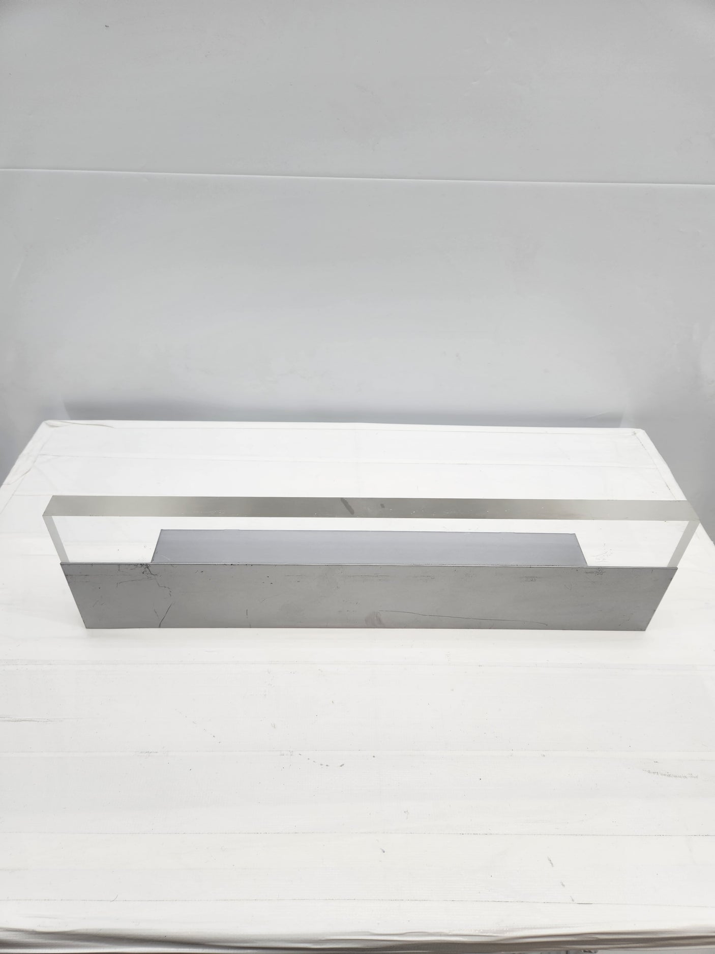 Applique murale / Luminaire fluorescent – Design sobre - Bon état