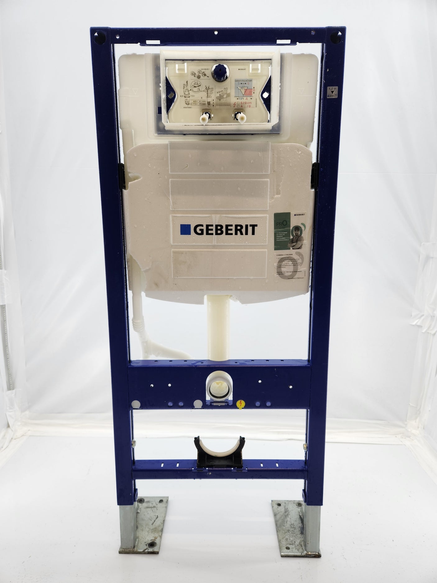 Bâti-support WC suspendu Geberit – réservoir encastré